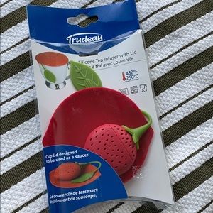Trudeau Strawberry Tea Infuser with Lid